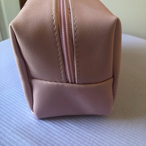 NWT - The Creme Shop x Disney Mickey & Minnie Mouse Travel Pouch - Picture 4 of 10